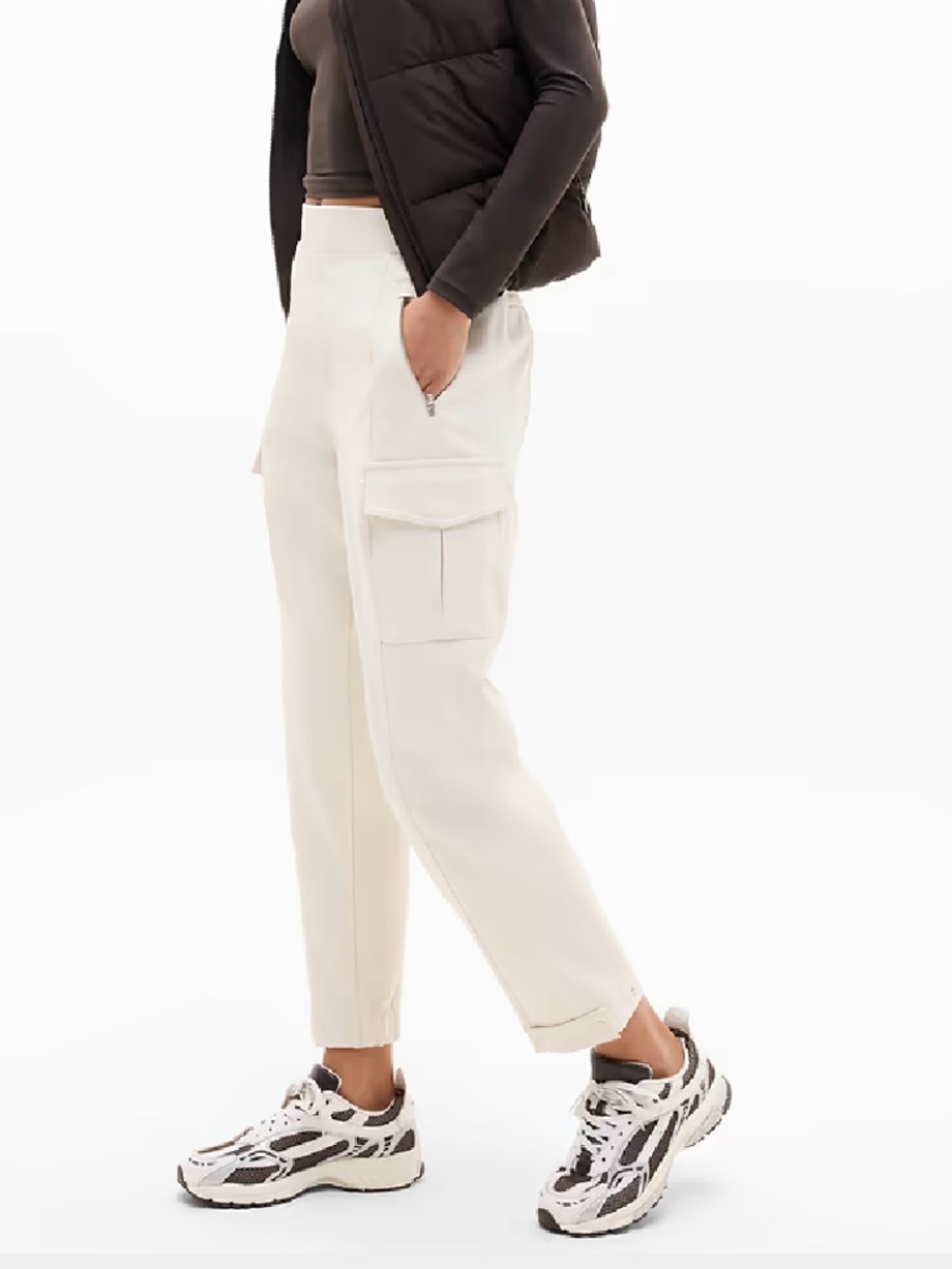 Athleta Endless High Rise Cargo Pant Size 6/P bone petite athletic casual SU24